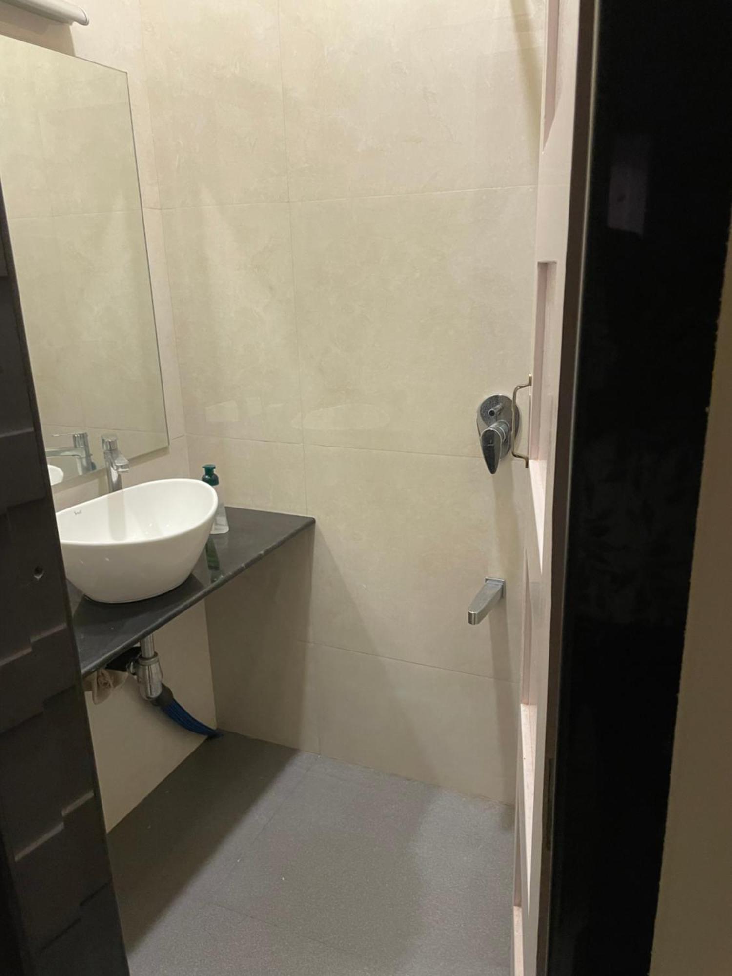 Ground Floor 20 Chimbai Road Bandra West - Mumbai Appartement Buitenkant foto
